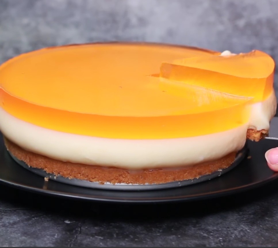 Orange layered pudding